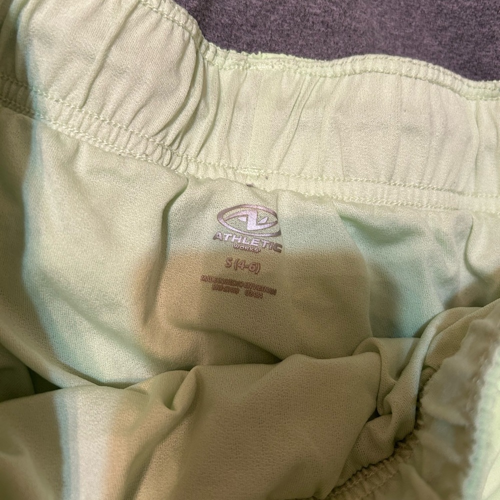 Athletic women’s bundle tops and shorts size small - Picture 9 of 9